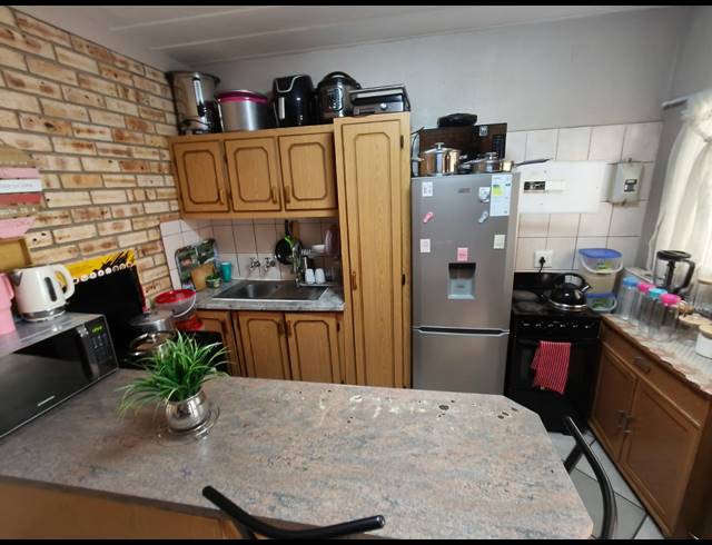 1 BEDROOM APARTMENT FOR SALE IN RUSTENBURG CENTRAL